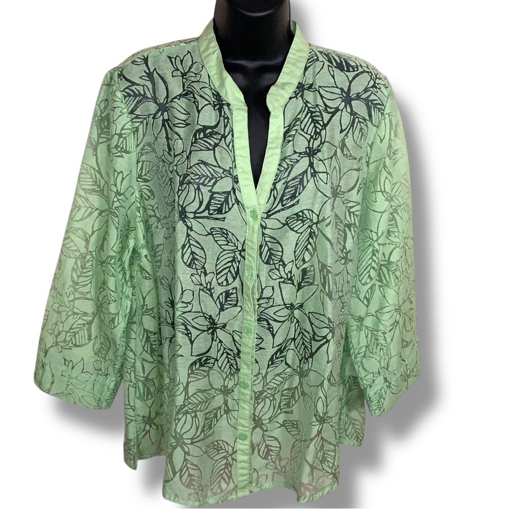 XL Covington Green Floral Lightweight Semi Sheer Top Henley Vneck Boho Cottage